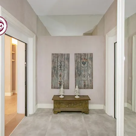 C M Piazza Cavour Elegant Flat Apartament