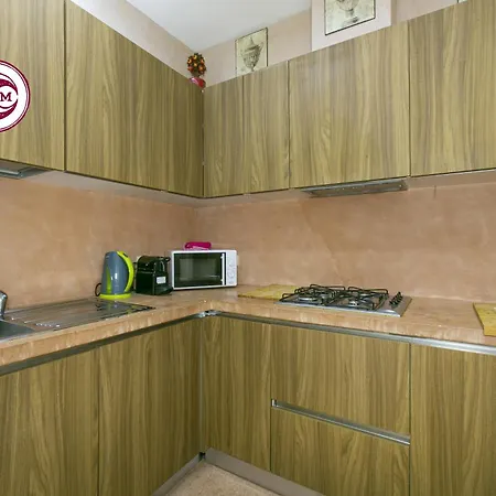 C M Piazza Cavour Elegant Flat شقة روما