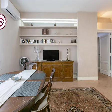 C M Piazza Cavour Elegant Flat Apartmán *